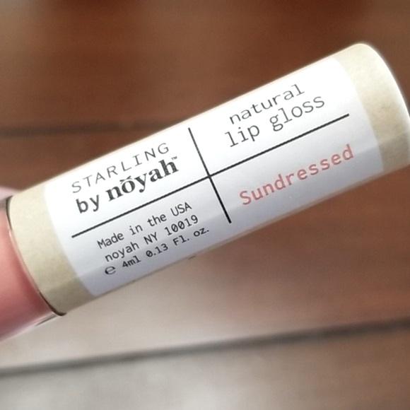 πΈ3/$25 π Starling by Noyah Natural Lip Gloss in Sundressed, Peach Pink Color - Picture 5 of 9